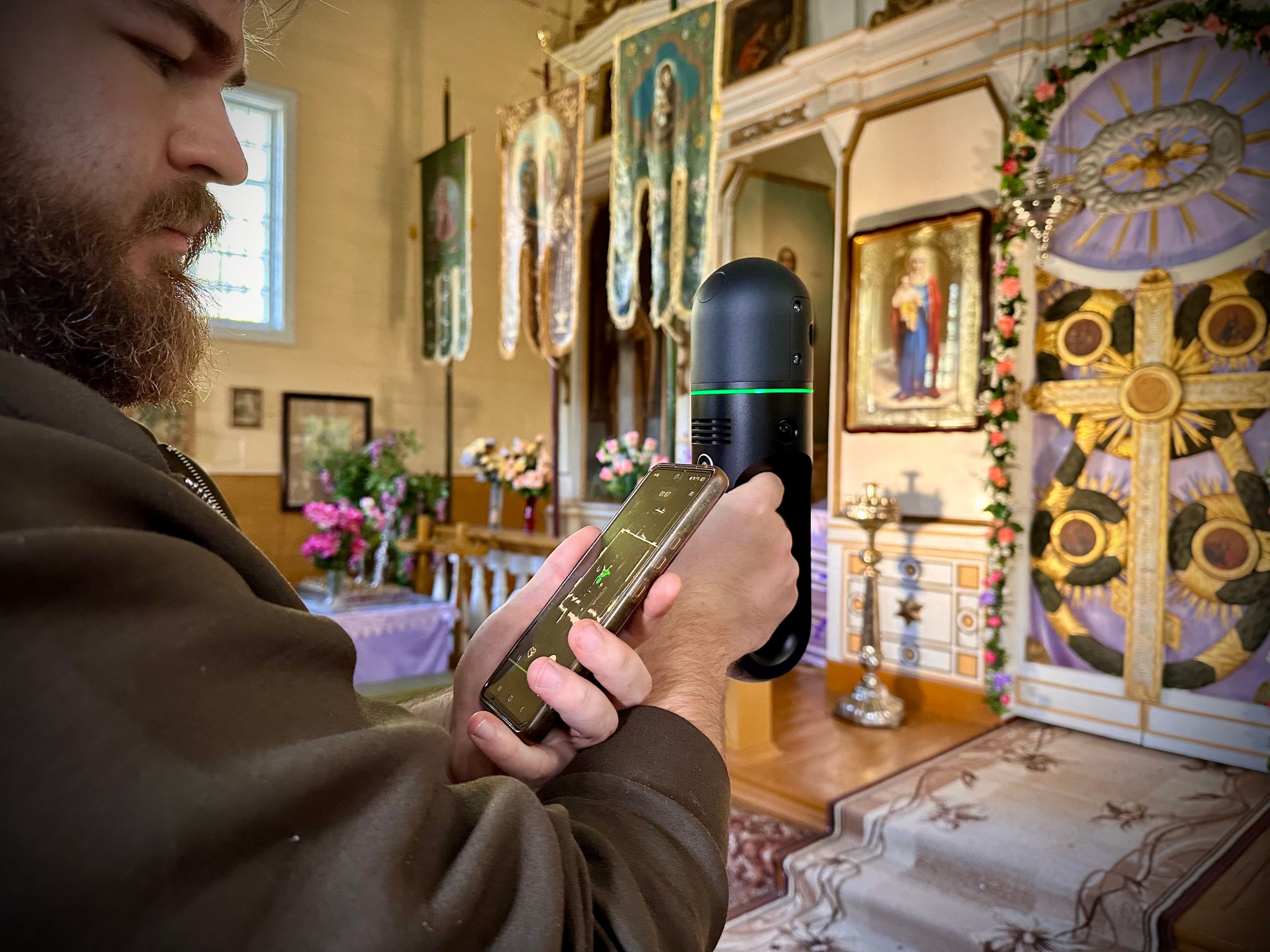 Picture of BLK2GO Pulse mobile scanner used for the survey